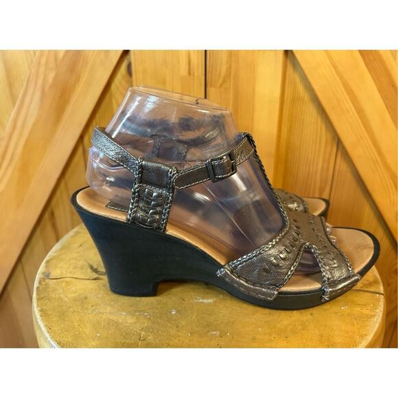 Clarks Bendable Sandals Braided T-Strap Open Toe Wedge Gladiator 8.5 Leather Bro - Picture 1 of 8